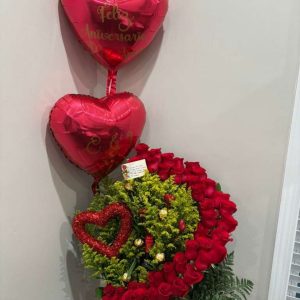 Aniversario Deluxe — 50 Rosas con Vino y Globos