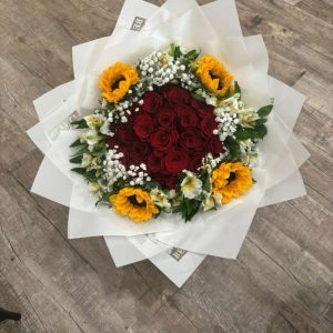 Love You — Rosas Rojas y Girasoles