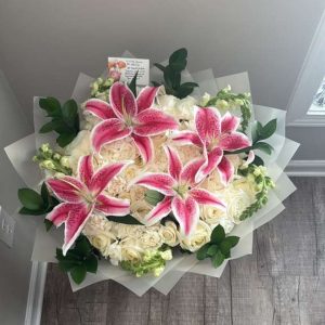 Princess — Rosas Blancas con Claveles y Snapdragon