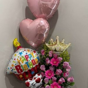 Tati — Globos y Rosas Rosadas con Gerbera